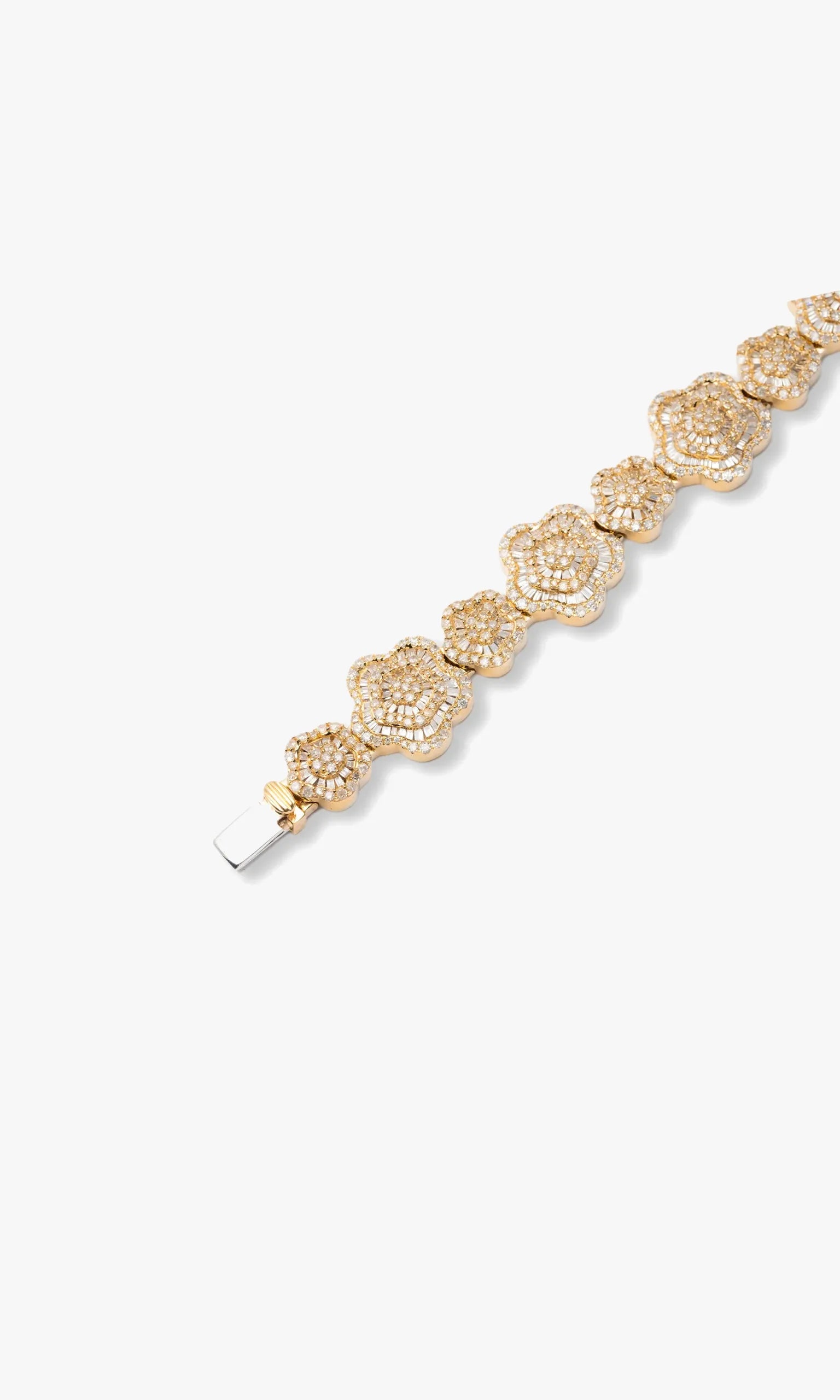 Flower Bracelet With Diamonds And Baguettes